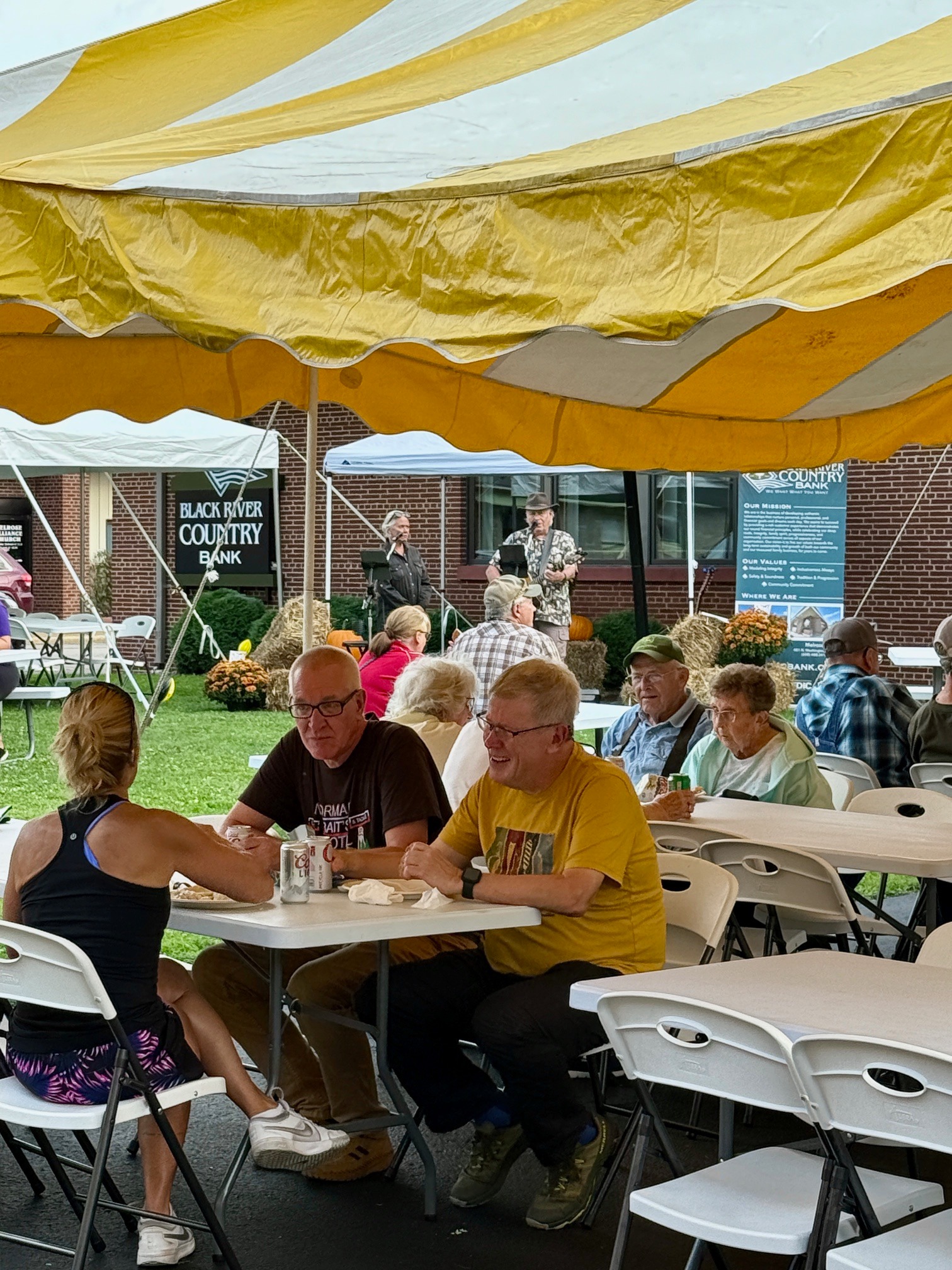 About CARLOS BARBER SHOP LLC